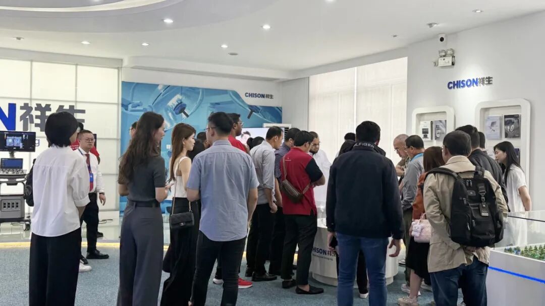 马来西亚医疗团莅临z6com·尊龙参观交流